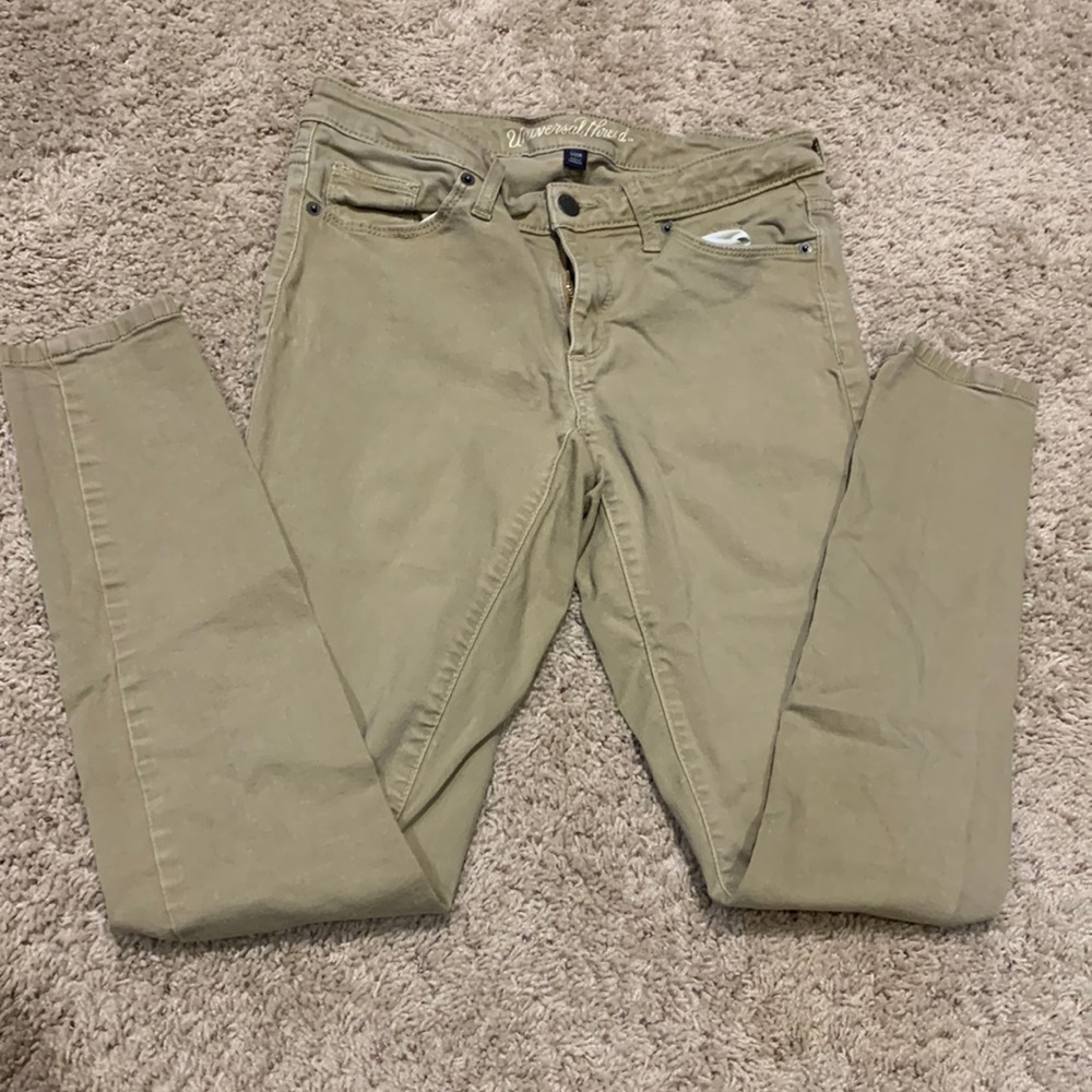 Universal Thread 6/28R Khakis